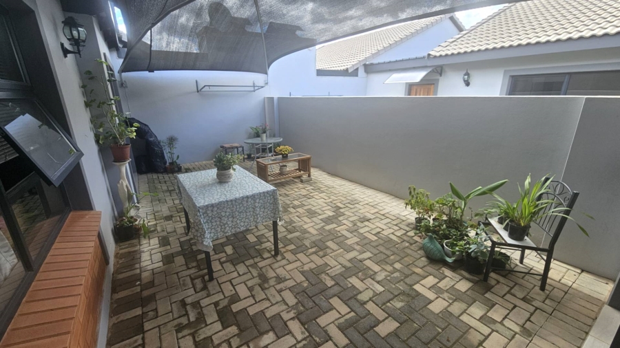 2 Bedroom Property for Sale in Ifafi North West